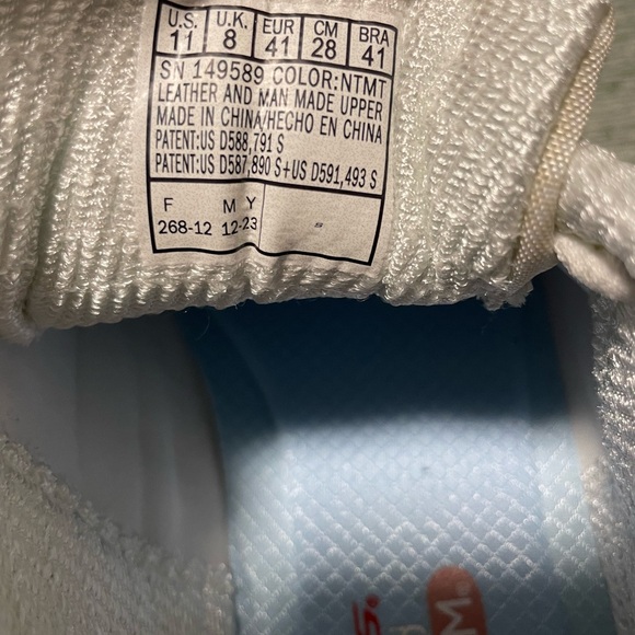 Women’s size 11 Skechers D’Lites - Picture 4 of 8